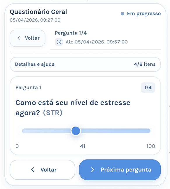 Tela real do app do paciente com pergunta, escala deslizante e navega&ccedil;&atilde;o entre itens.